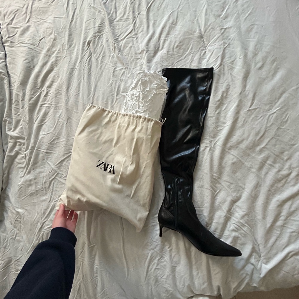 BRAND NEW Zara Knee High Leather Kitten Heel size 9